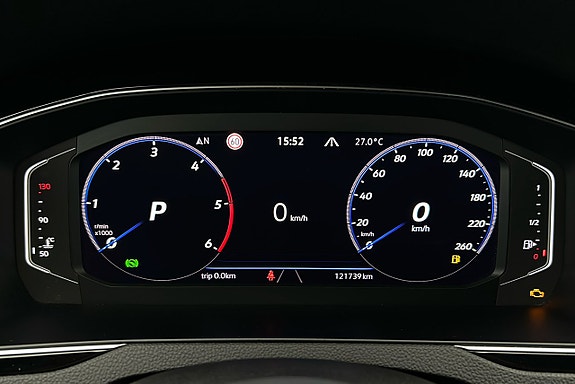 Volkswagen Passat 7 of 30