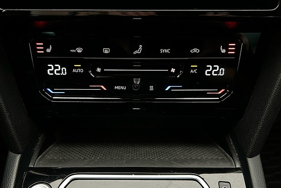 Volkswagen Passat 19 of 30
