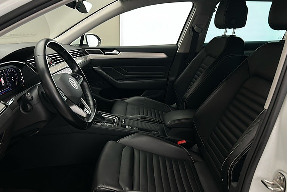 Volkswagen Passat 10 of 30