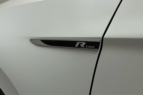 Volkswagen Passat 28 of 30