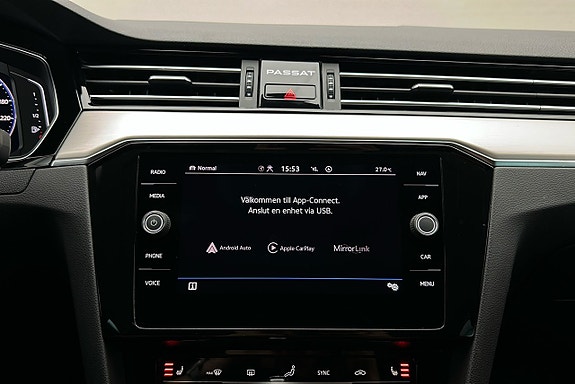 Volkswagen Passat 27 of 30