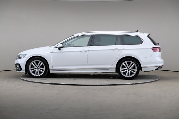 Volkswagen Passat 4 of 30