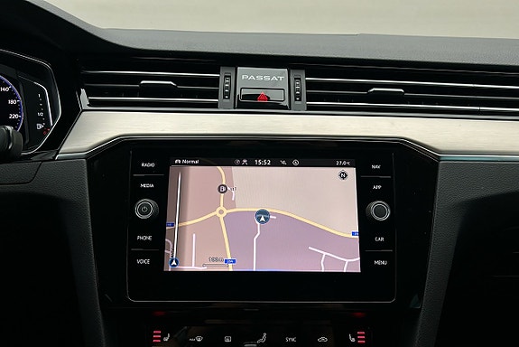 Volkswagen Passat 8 of 30