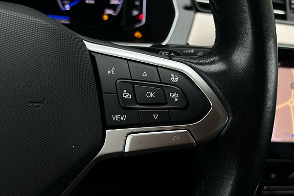 Volkswagen Passat 29 of 30