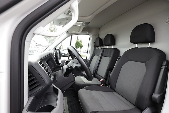 Volkswagen Crafter 9 of 23