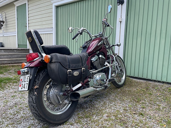 Suzuki Intruder 4 of 8
