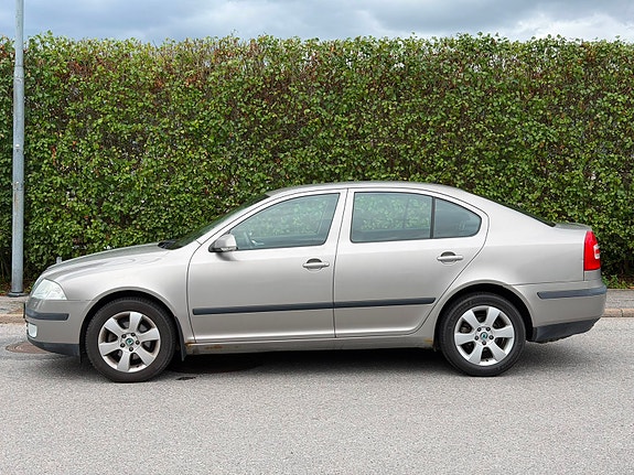 Skoda Octavia 2 of 18