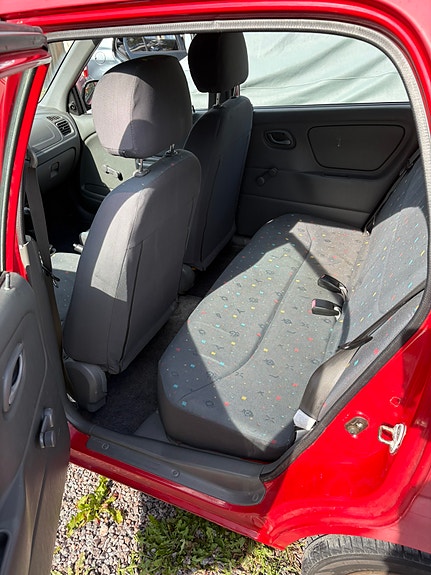 Suzuki Alto 4 of 10