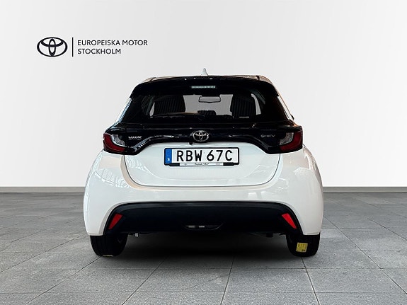 Toyota Yaris 4 of 10