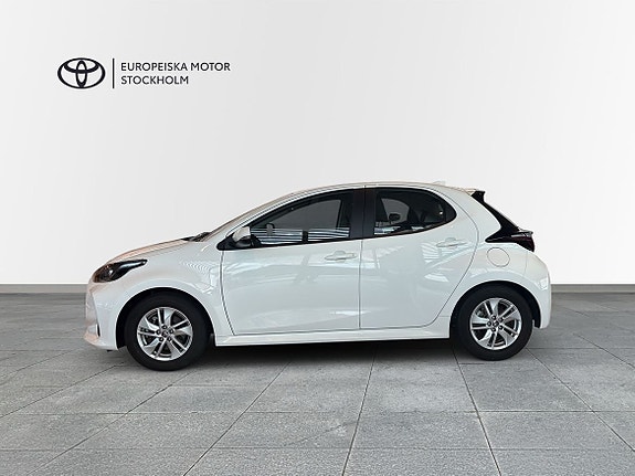 Toyota Yaris 3 of 10