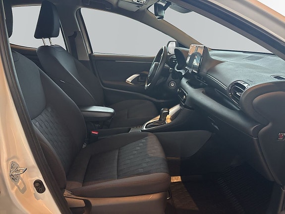 Toyota Yaris 6 of 10