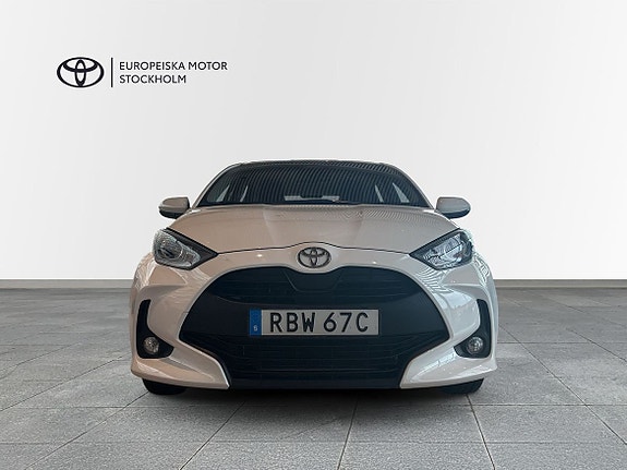Toyota Yaris 5 of 10