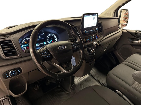 Ford Transit Custom 8 of 30