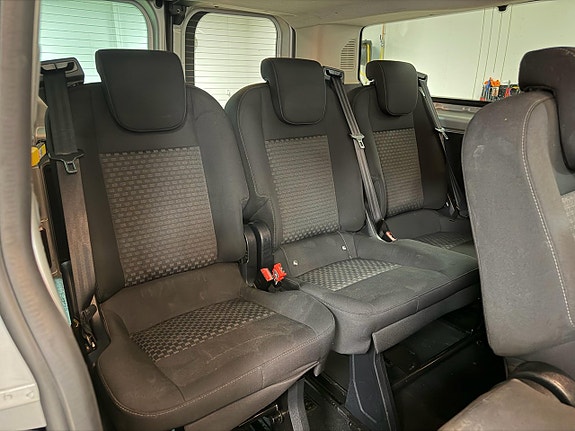 Ford Transit Custom 14 of 30