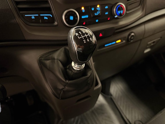 Ford Transit Custom 20 of 30