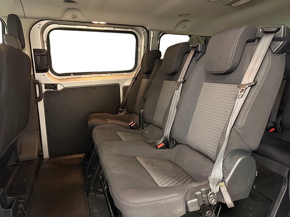 Ford Transit Custom 12 of 30