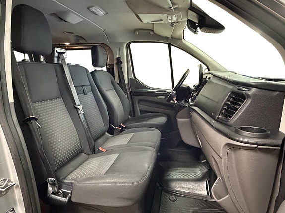 Ford Transit Custom 11 of 30