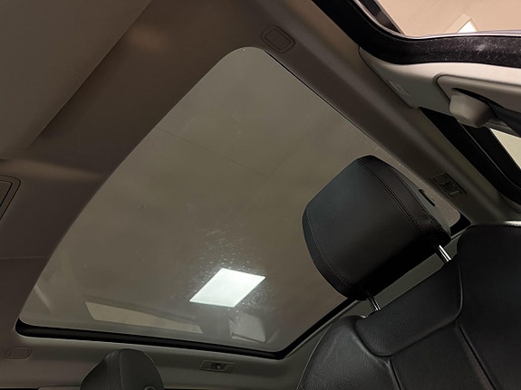 Land Rover Range Rover Evoque 27 of 30