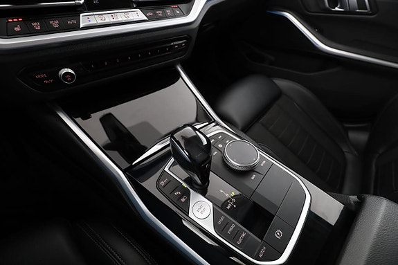 BMW 330e 24 of 30
