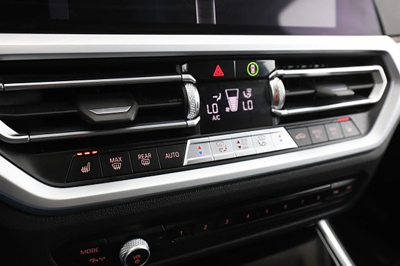 BMW 330e 25 of 30