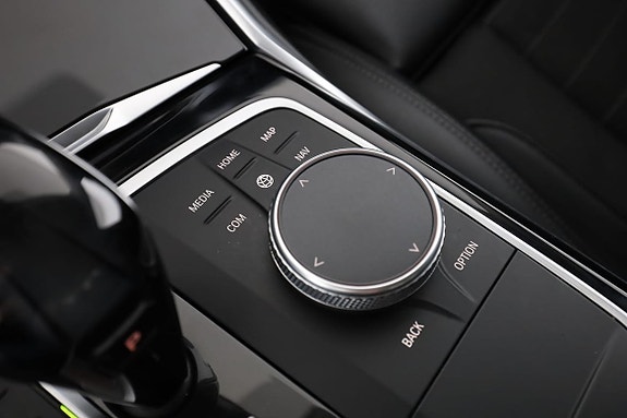 BMW 330e 29 of 30