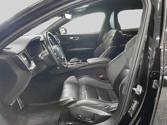 Volvo V60 9 of 22