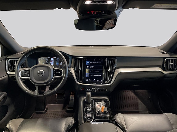 Volvo V60 11 of 22