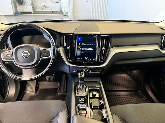 Volvo XC60 11 of 24