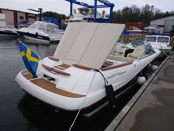 Jeanneau  Runabout 755 & Volvo Penta 5,7 GXi FWC -2008 9 of 12