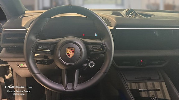 Porsche Macan 4 11 of 11