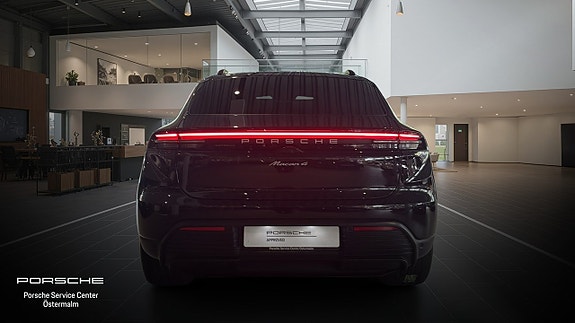 Porsche Macan 4 8 of 11