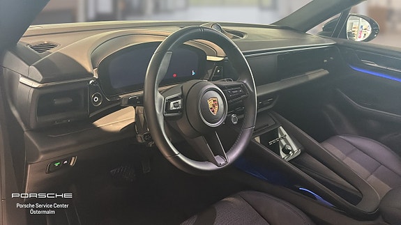 Porsche Macan 4 3 of 11