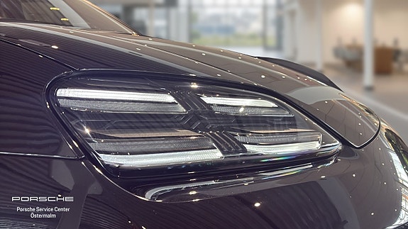 Porsche Macan 4 10 of 11