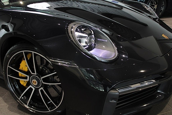 Porsche 911 Turbo S 3 of 18