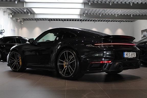 Porsche 911 Turbo S 2 of 18