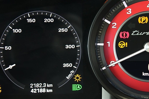 Porsche 911 Turbo S 17 of 18