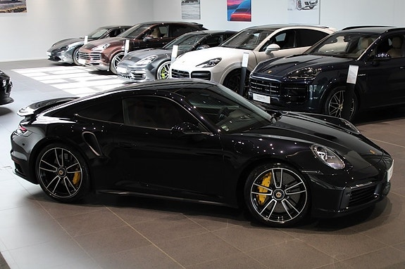 Porsche 911 Turbo S 4 of 18