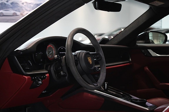 Porsche 911 Turbo S 7 of 18