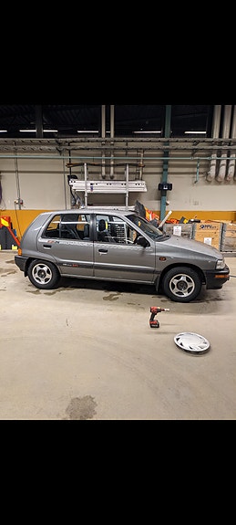 Daihatsu Charade 3 of 7