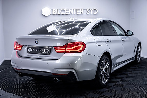 BMW 440i 9 of 27