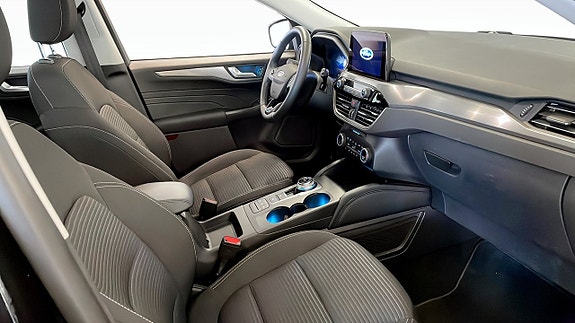 Ford Kuga 3 of 9