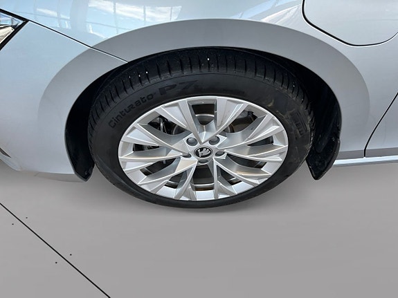 Skoda Superb 14 of 22