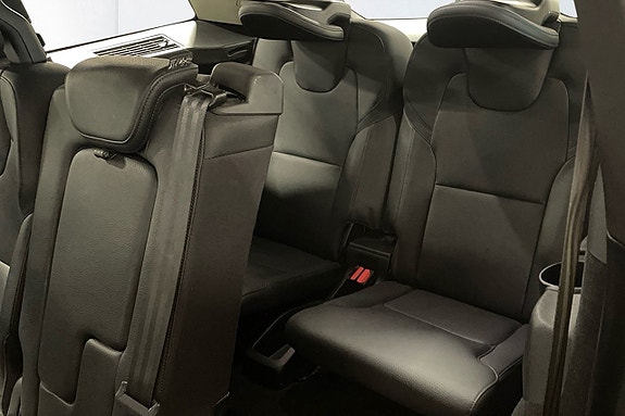 Volvo XC90 15 of 30