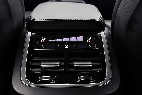 Volvo XC90 17 of 30
