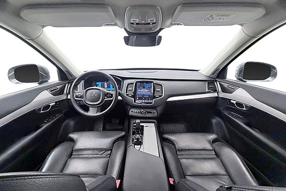 Volvo XC90 16 of 30