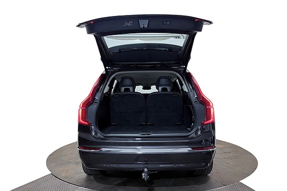 Volvo XC90 8 of 30