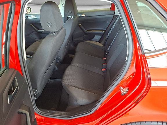 Volkswagen Polo 13 of 15