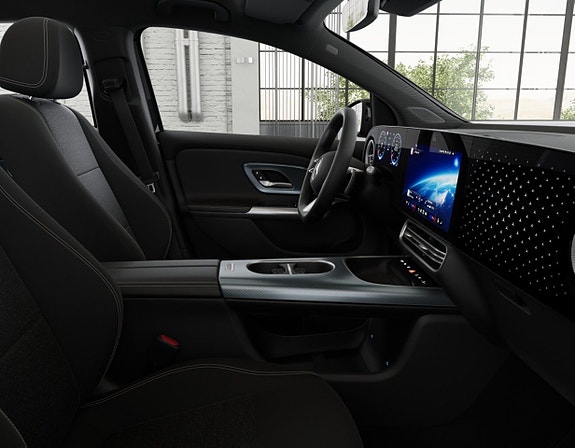 Mercedes-Benz GLA250 6 of 7