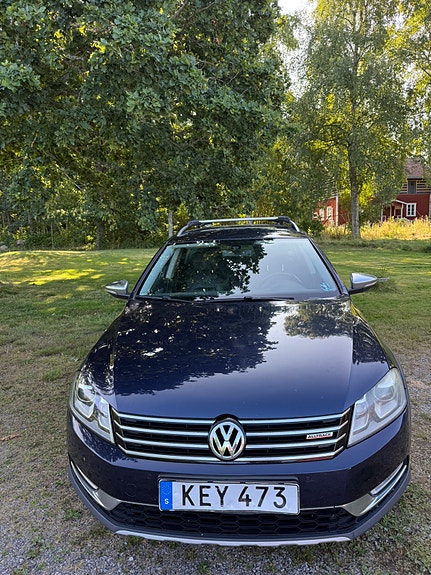 Volkswagen Passat Alltrack 3 of 7