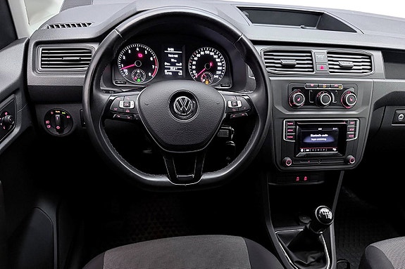 Volkswagen Caddy 18 of 27